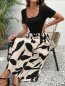Preview: Damenkleid, Freizeitkleid 2 Farbig schwarz beige A-Linienkleid mit Blattmuster, Kurzarmkleid - mit tiefem Ausschnitt