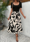 Preview: Damenkleid, Freizeitkleid 2 Farbig schwarz beige A-Linienkleid mit Blattmuster, Kurzarmkleid - mit tiefem Ausschnitt