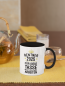 Preview: Schwarz/weiße Tasse "Rentner / Rentnerin 2025 2026 - Für diese Tasse musste ich lange arbeiten!" beidseitig bedruckt