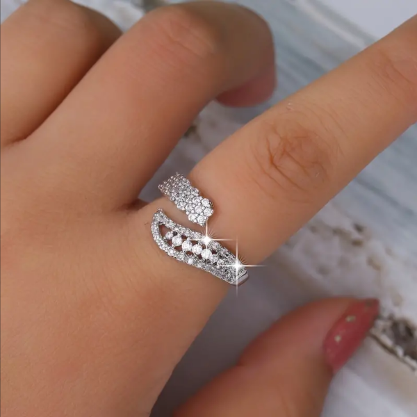 Damen Ring, Wickelring, im Blattdesign, mit Strasssteinen, verstellbar