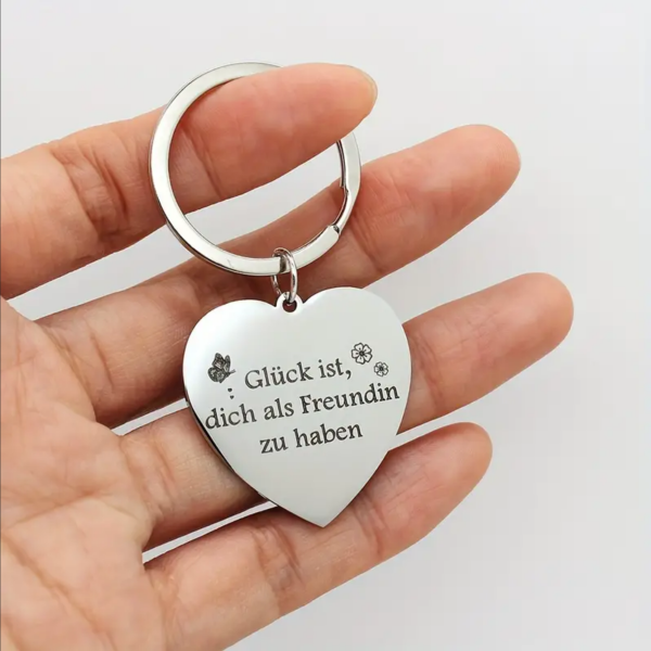 Herz Metall Schlüsselanhänger mit Gravur "Glück ist, dich als Freundin zu haben." herzförmig