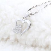 Halskette mit doppeltem Herz