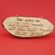 Baumscheibe naturbelassen Spruchtafel "Angler mit dem Fang seines Lebens"