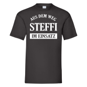 Funshirt, Shirt Motiv "Aus dem Weg, Wunschname im Einsatz" (schwarz / weiß), personalisiert