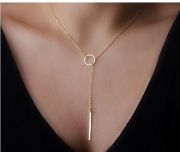 Goldfarbige Halskette mit Ring
